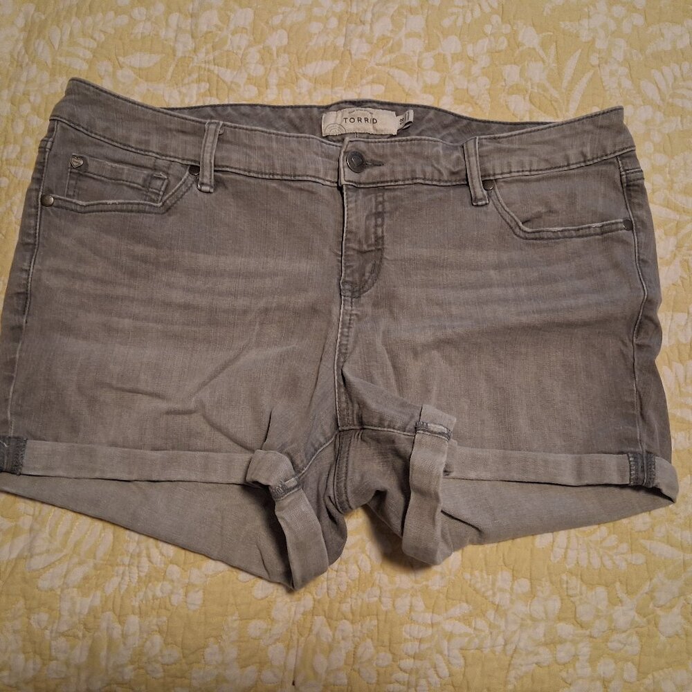 Women's Torrid shorts, Grey, Size 18
